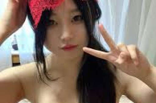 美顶流纯神演穿普拉达的女王2被删光!秀身体黑历史太多 美顶流纯神演穿普拉达的女王2被删光!秀身体黑历史太多