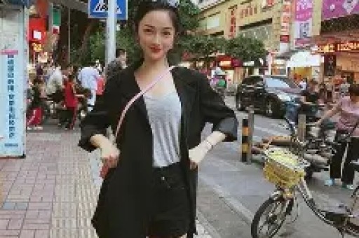 韩红口碑崩塌黑历史被扒官媒出手锐评句句说到打工人心坎里