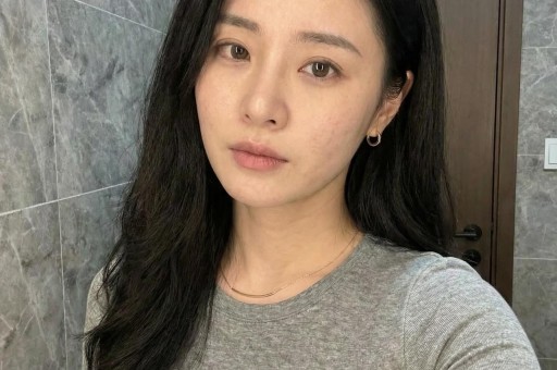 “不要动！手机放下！”网红直播镜头前被警察带走……